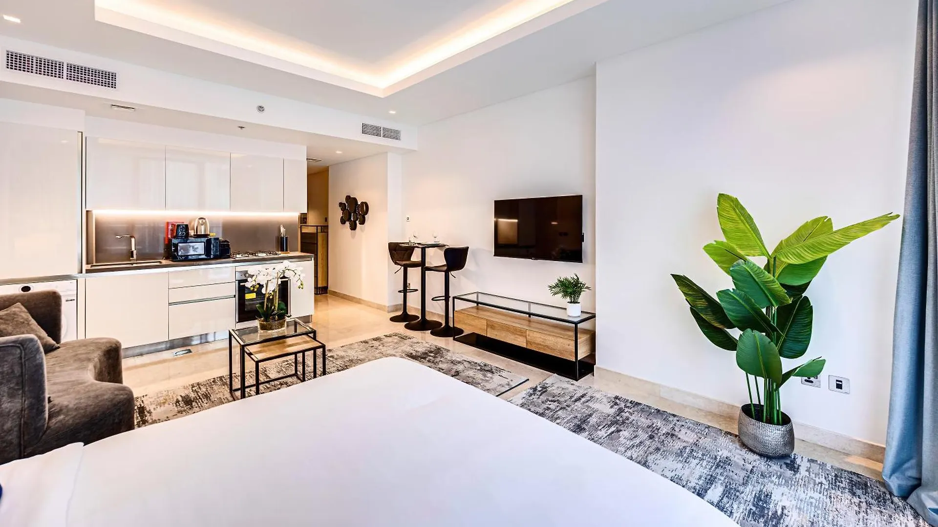 Apartment Cute Studio In The Sterling By Omniyat Dubai United Arab Emirates