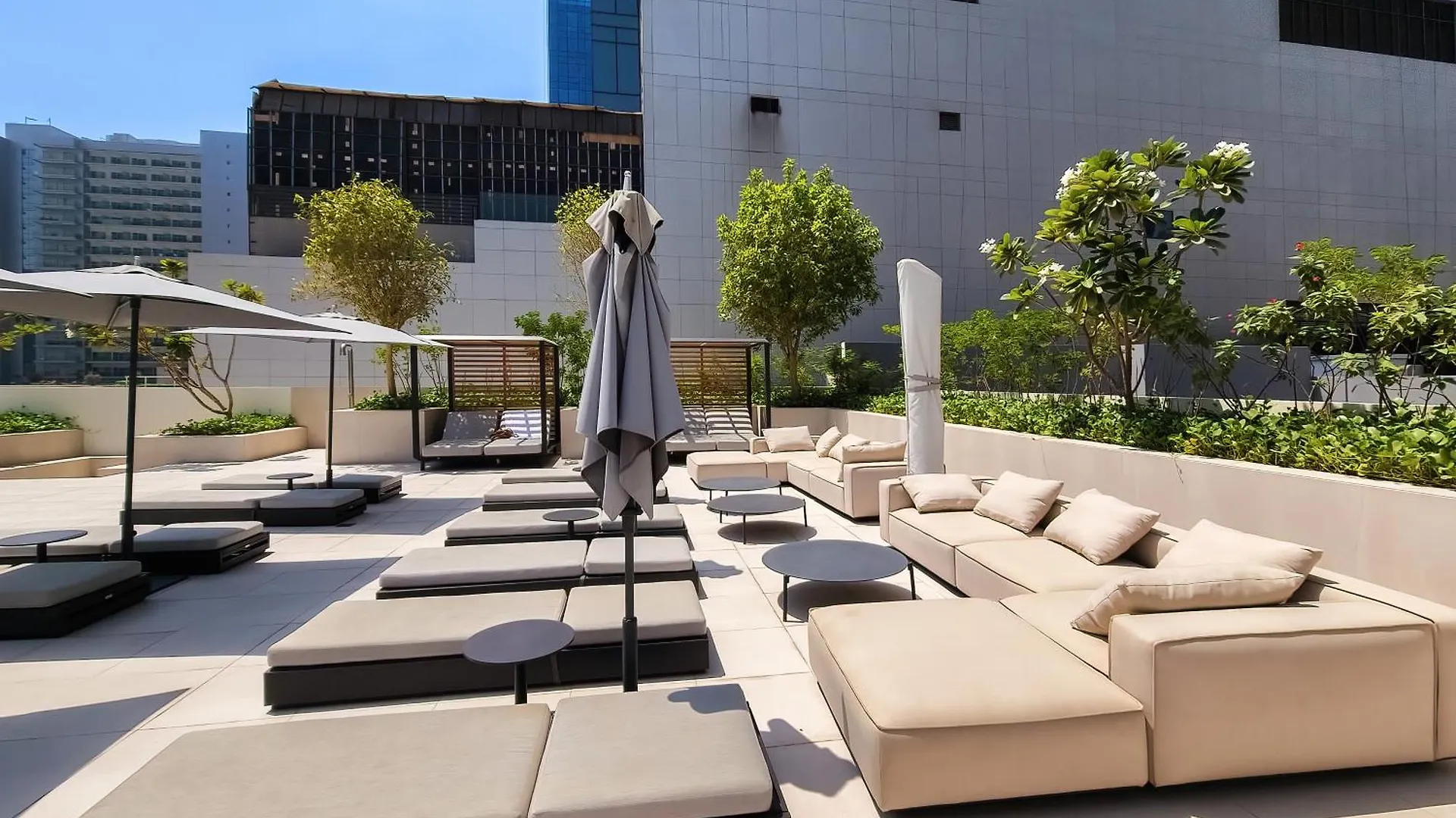 Apartment Cute Studio In The Sterling By Omniyat Dubai