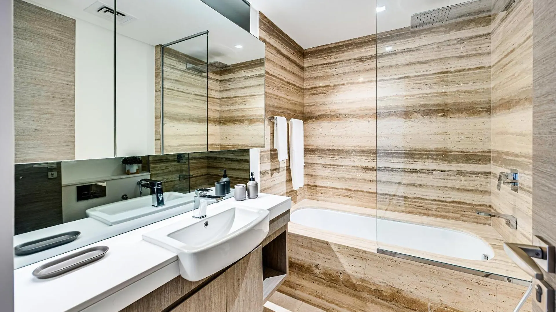 Apartment Cute Studio In The Sterling By Omniyat Dubai